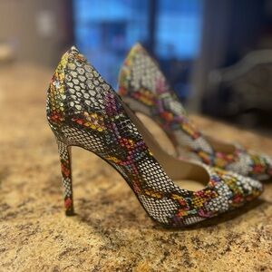 Size 7 1/2 medium mix number six party pumps
